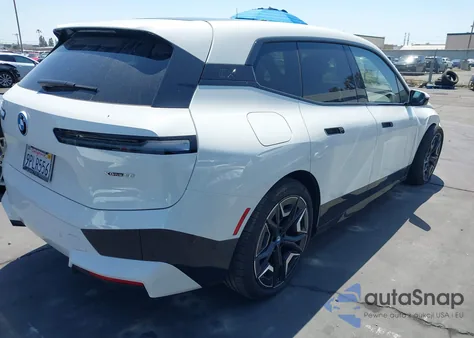 2025 BMW Ix xDrive50 из США, поврежденный, VIN WB523CF07SCT17117